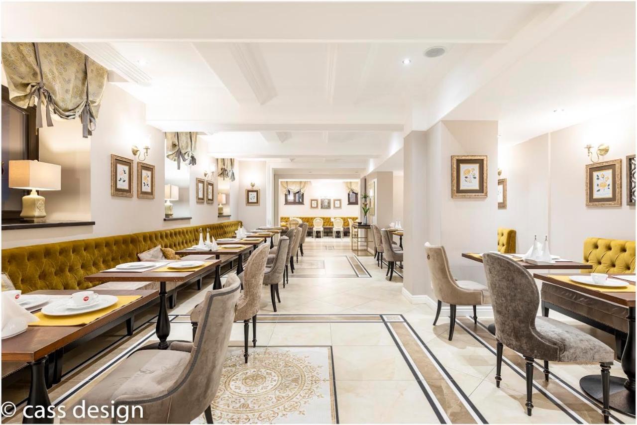 Hotel Versay Băile Herculane Dış mekan fotoğraf