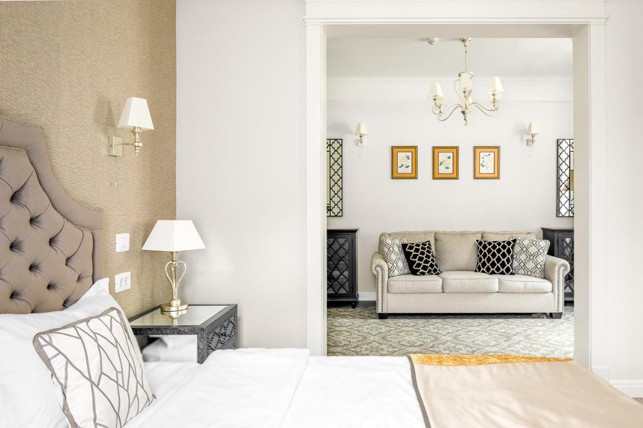 Hotel Versay Băile Herculane Dış mekan fotoğraf