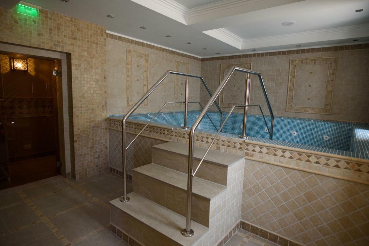 Hotel Versay Băile Herculane Dış mekan fotoğraf