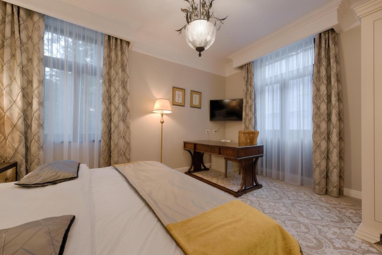 Hotel Versay Băile Herculane Dış mekan fotoğraf